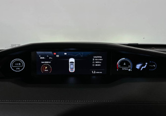 Подержанный автомобиль Changan UNI-V 2023 года (11 фото)