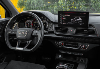 Подержанный автомобиль Audi Q5 2021 года (10 фото)