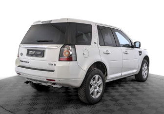 Подержанный автомобиль Land Rover Freelander 2013 года (5 фото)