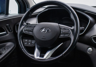 Подержанный автомобиль Hyundai Santa Fe 2019 года (15 фото)