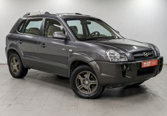 Подержанный автомобиль Hyundai Tucson 2008 года (3 фото)