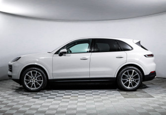 Подержанный автомобиль Porsche Cayenne 2024 года (8 фото)
