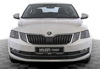 Подержанный автомобиль Skoda Octavia Liftback 2019 года (2 фото)