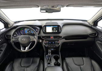 Подержанный автомобиль Hyundai Santa Fe 2019 года (14 фото)