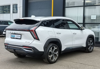 Подержанный автомобиль Geely Atlas 2023 года (5 фото)