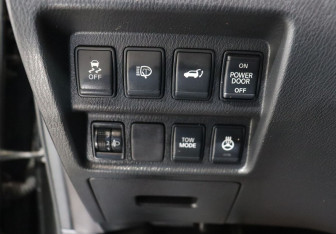 Подержанный автомобиль Nissan Pathfinder 2014 года (13 фото)