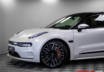 Подержанный автомобиль Zeekr 001 2023 года (32 фото)