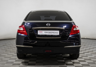 Подержанный автомобиль Nissan Teana 2011 года (6 фото)