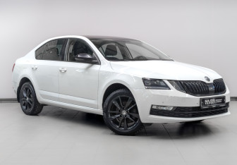 Подержанный автомобиль Skoda Octavia Liftback 2020 года (3 фото)