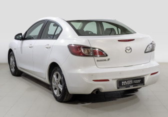 Подержанный автомобиль Mazda 3 Sedan 2012 года (7 фото)
