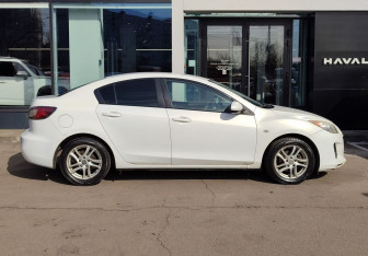 Подержанный автомобиль Mazda 3 Sedan 2011 года (4 фото)