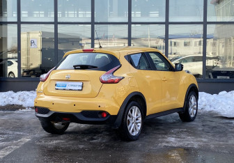 Подержанный автомобиль Nissan Juke 2017 года (5 фото)