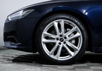 Подержанный автомобиль Audi A7 2021 года (15 фото)