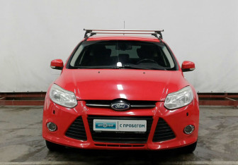 Подержанный автомобиль Ford Focus Hatchback 2011 года (2 фото)