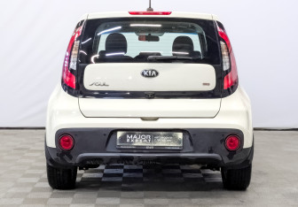 Подержанный автомобиль Kia Soul 2018 года (6 фото)