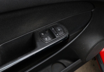 Подержанный автомобиль Opel Corsa 2008 года (12 фото)
