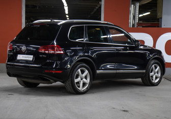 Подержанный автомобиль Volkswagen Touareg 2014 года (5 фото)