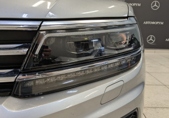Подержанный автомобиль Volkswagen Tiguan 2018 года (11 фото)