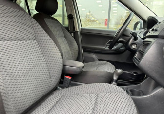 Подержанный автомобиль Skoda Fabia Hatchback 2012 года (10 фото)