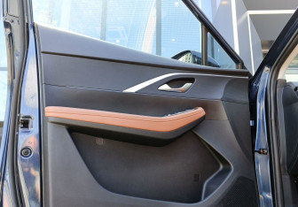Подержанный автомобиль Omoda C5 2023 года (19 фото)