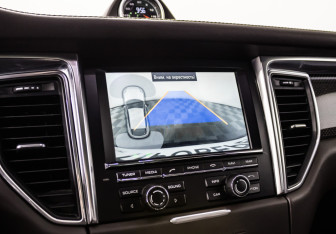 Подержанный автомобиль Porsche Macan 2015 года (14 фото)