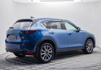 Подержанный автомобиль Mazda CX-5 2019 года (5 фото)