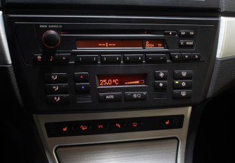 Подержанный автомобиль BMW X3 2008 года (18 фото)