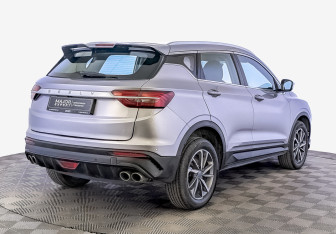 Подержанный автомобиль Geely Coolray 2022 года (5 фото)