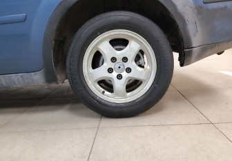 Подержанный автомобиль Ford Focus Sedan 2007 года (9 фото)