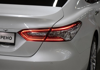 Подержанный автомобиль Toyota Camry Sedan 2020 года (25 фото)
