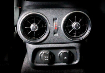 Подержанный автомобиль Kia Stinger 2019 года (29 фото)