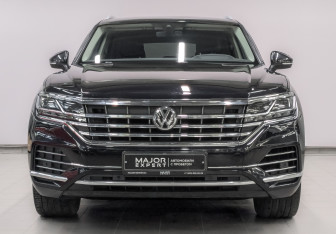 Подержанный автомобиль Volkswagen Touareg 2019 года (2 фото)