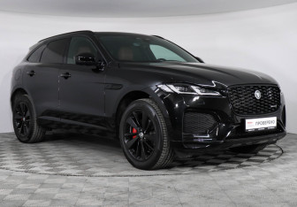 Подержанный автомобиль Jaguar F-Pace 2023 года (3 фото)