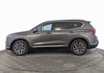Подержанный автомобиль Hyundai Santa Fe 2022 года (8 фото)