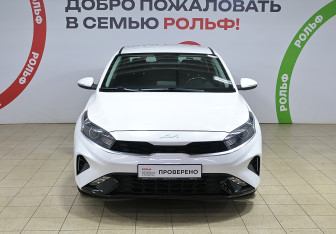 Подержанный автомобиль Kia Cerato Sedan 2022 года (2 фото)