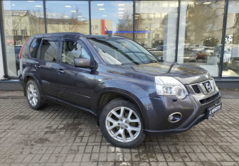 Подержанный автомобиль Nissan X-Trail 2011 года (3 фото)