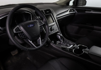 Подержанный автомобиль Ford Mondeo Sedan 2016 года (8 фото)