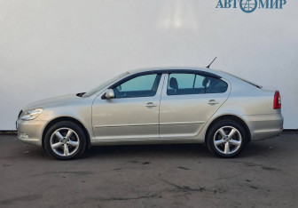 Подержанный автомобиль Skoda Octavia Liftback 2012 года (8 фото)