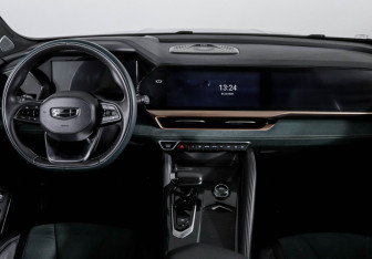 Подержанный автомобиль Geely Monjaro 2023 года (12 фото)
