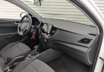 Подержанный автомобиль Hyundai Solaris Sedan 2021 года (11 фото)