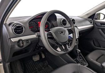 Подержанный автомобиль Jetta VA3 2022 года (15 фото)