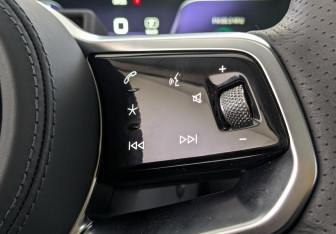 Новый Hongqi E-HS9 2021 (20 фото)