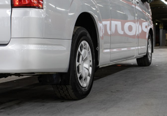 Подержанный автомобиль Toyota HiAce 2021 года (27 фото)