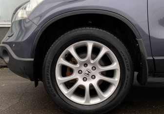 Подержанный автомобиль Honda CR-V 2007 года (9 фото)