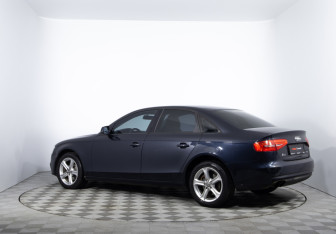 Подержанный автомобиль Audi A4 Sedan 2013 года (7 фото)