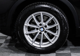 Подержанный автомобиль BMW X3 2014 года (15 фото)