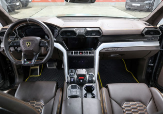 Подержанный автомобиль Lamborghini Urus 2020 года (14 фото)