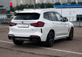 Подержанный автомобиль BMW X3 2021 года (5 фото)