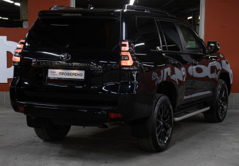 Подержанный автомобиль Toyota Land Cruiser Prado 2021 года (5 фото)