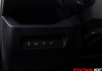 Подержанный автомобиль Toyota RAV4 2025 года (19 фото)